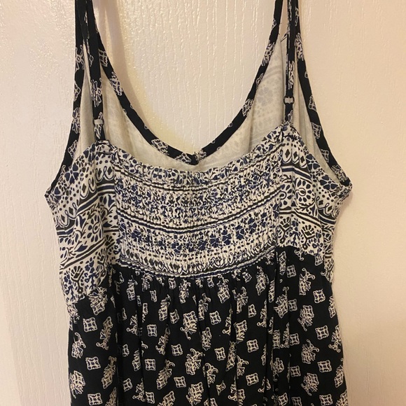 AE V-neck Maxi Dress - Picture 8 of 9